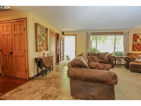 686 Murdock Drive Oakland OR 97462