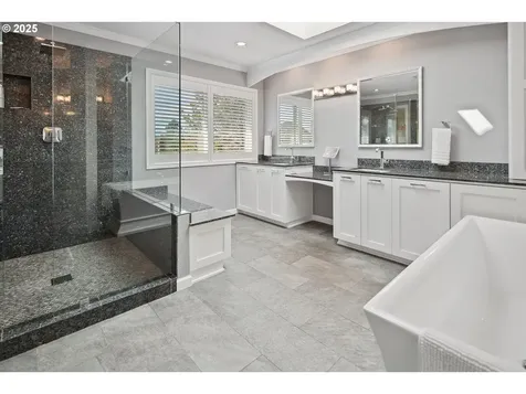 4674 Chelsea Lane Lake Oswego OR 97035