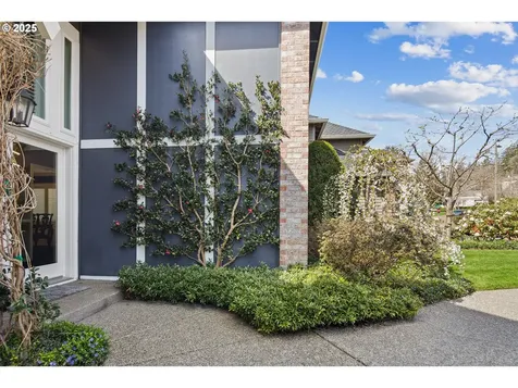4674 Chelsea Lane Lake Oswego OR 97035
