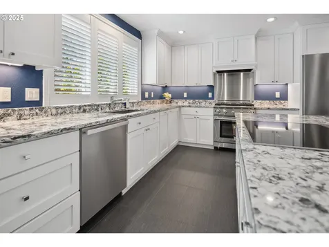4674 Chelsea Lane Lake Oswego OR 97035