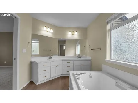 15210 SW Parkland Terrace Portland OR 97224