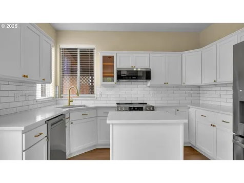 15210 SW Parkland Terrace Portland OR 97224