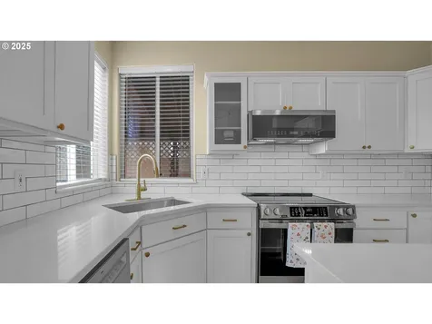 15210 SW Parkland Terrace Portland OR 97224
