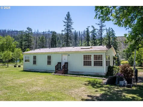 23056 N Umpqua Highway Idleyld Park OR 97447