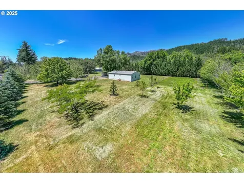 23056 N Umpqua Highway Idleyld Park OR 97447
