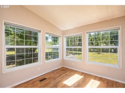23056 N Umpqua Highway Idleyld Park OR 97447