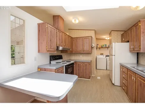 23056 N Umpqua Highway Idleyld Park OR 97447
