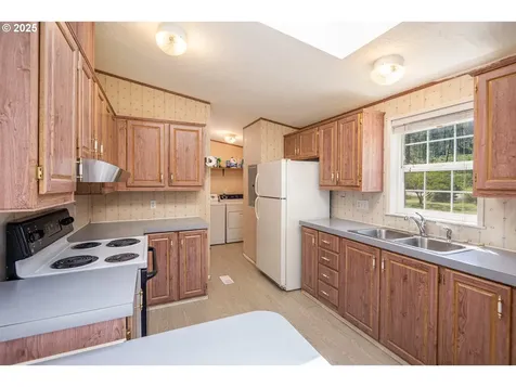 23056 N Umpqua Highway Idleyld Park OR 97447