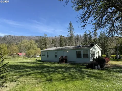 23056 N Umpqua Highway Idleyld Park OR 97447