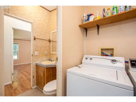 23056 N Umpqua Highway Idleyld Park OR 97447