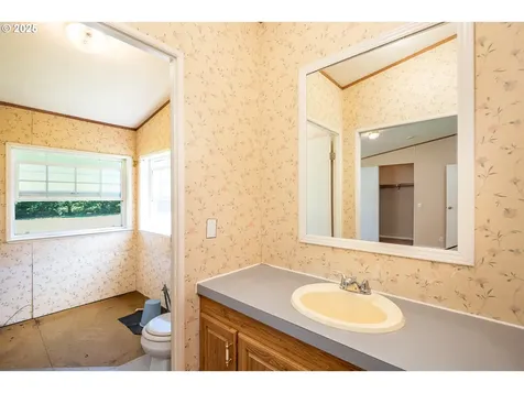 23056 N Umpqua Highway Idleyld Park OR 97447