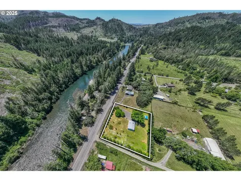 23056 N Umpqua Highway Idleyld Park OR 97447
