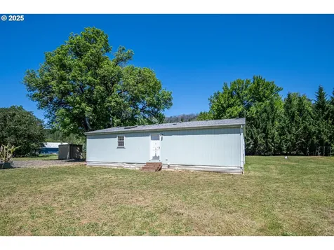 23056 N Umpqua Highway Idleyld Park OR 97447
