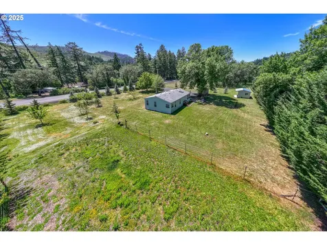 23056 N Umpqua Highway Idleyld Park OR 97447