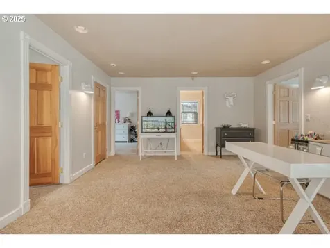 6403 SE Dunbar Drive Portland OR 97236