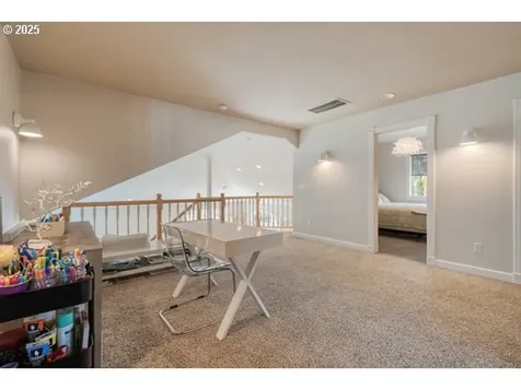 6403 SE Dunbar Drive Portland OR 97236