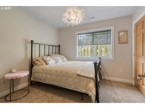 6403 SE Dunbar Drive Portland OR 97236