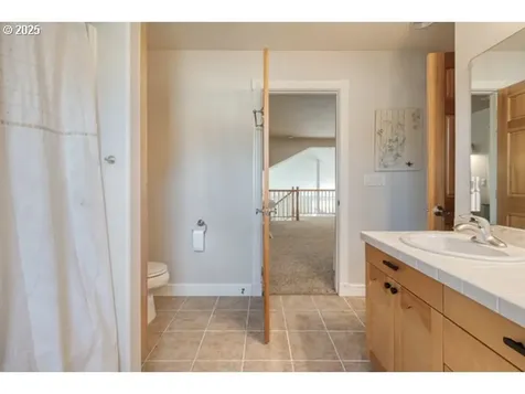 6403 SE Dunbar Drive Portland OR 97236