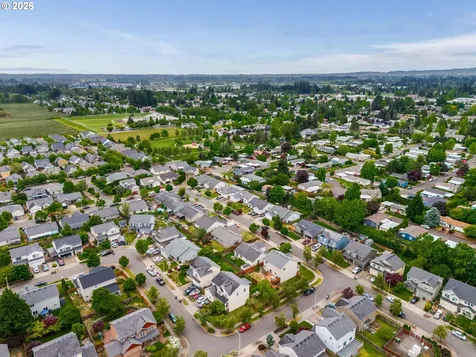 683 NE Summerfield Street Mcminnville OR 97128