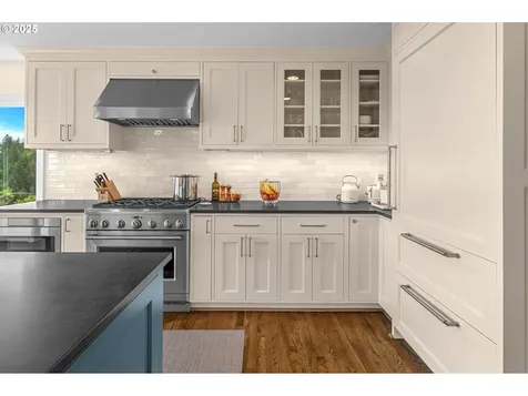 2732 NW Monte Vista Terrace Portland OR 97210
