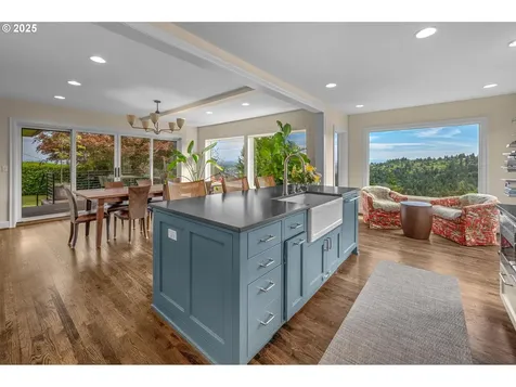 2732 NW Monte Vista Terrace Portland OR 97210