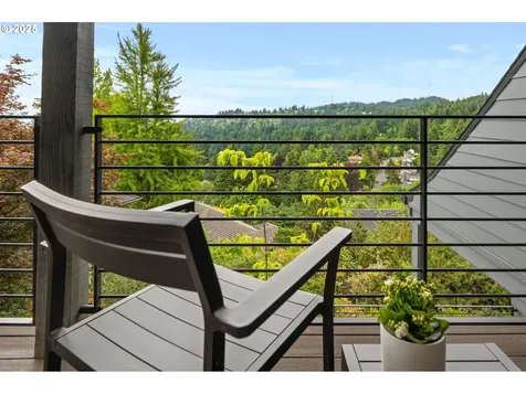 2732 NW Monte Vista Terrace Portland OR 97210