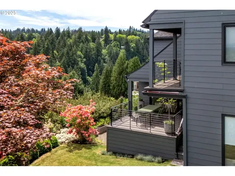 2732 NW Monte Vista Terrace Portland OR 97210