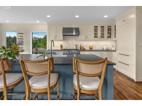 2732 NW Monte Vista Terrace Portland OR 97210
