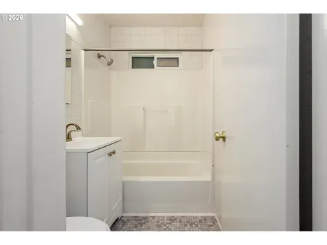 1945 NE Bell Drive Portland OR 97220