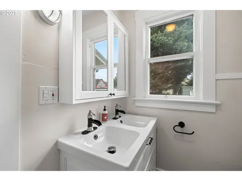 3546 SE Morrison Street Portland OR 97214