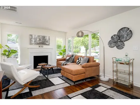 264 NW Ebberts Avenue Hillsboro OR 97124