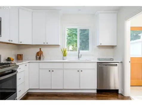 264 NW Ebberts Avenue Hillsboro OR 97124