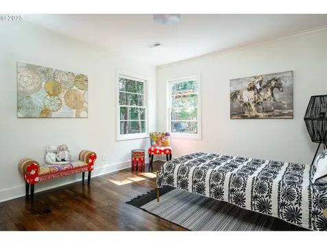 264 NW Ebberts Avenue Hillsboro OR 97124