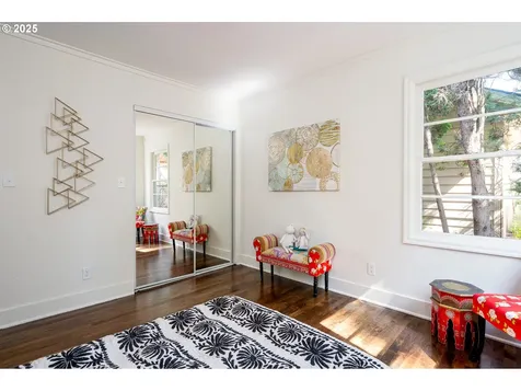 264 NW Ebberts Avenue Hillsboro OR 97124