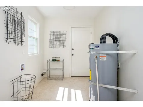 264 NW Ebberts Avenue Hillsboro OR 97124