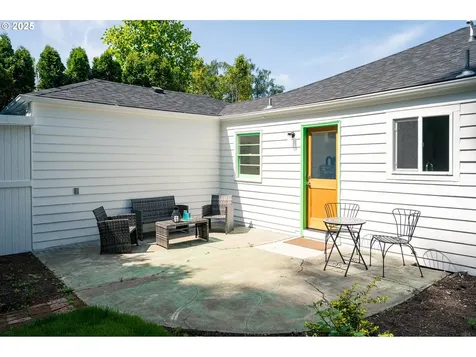 264 NW Ebberts Avenue Hillsboro OR 97124