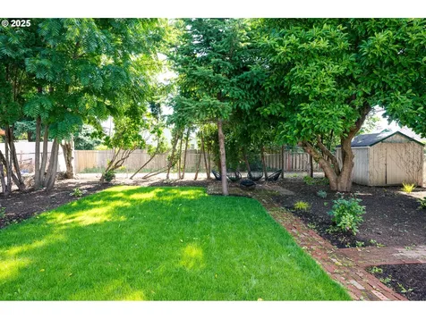264 NW Ebberts Avenue Hillsboro OR 97124