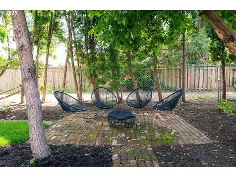 264 NW Ebberts Avenue Hillsboro OR 97124