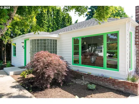 264 NW Ebberts Avenue Hillsboro OR 97124
