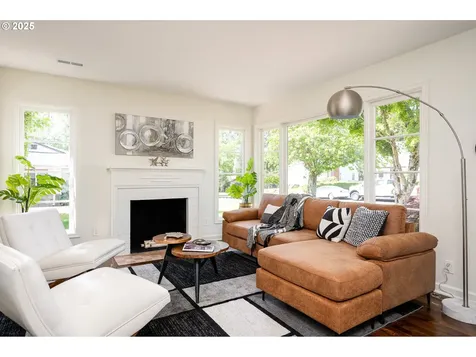 264 NW Ebberts Avenue Hillsboro OR 97124