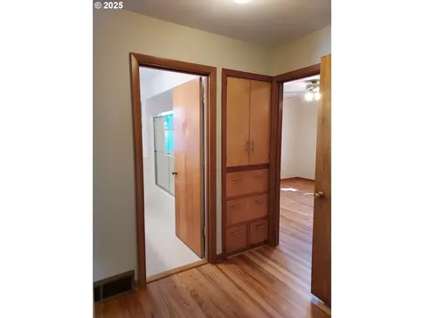 10329 NE Brazee Street Portland OR 97220