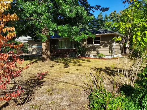 10329 NE Brazee Street Portland OR 97220