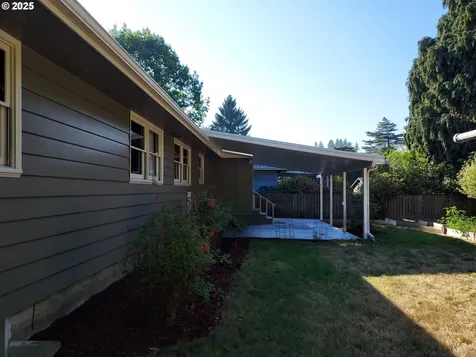10329 NE Brazee Street Portland OR 97220