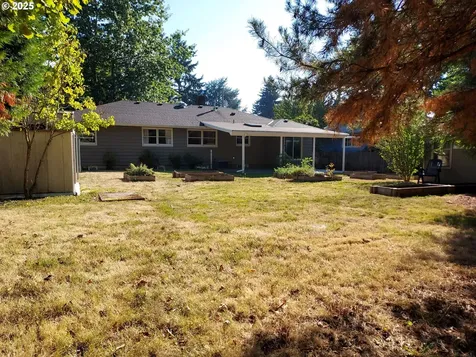 10329 NE Brazee Street Portland OR 97220