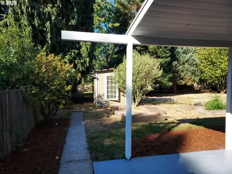 10329 NE Brazee Street Portland OR 97220