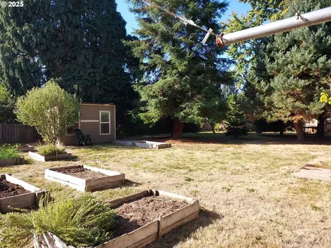 10329 NE Brazee Street Portland OR 97220
