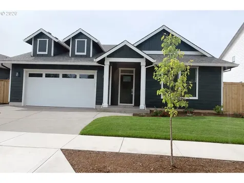 2893 4th Street Hubbard OR 97032