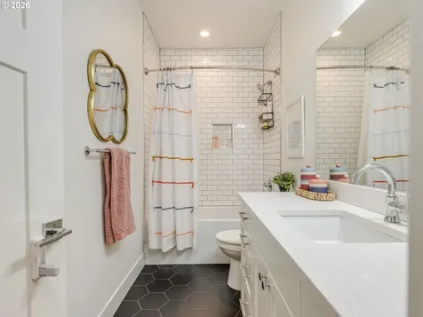 2893 4th Street Hubbard OR 97032