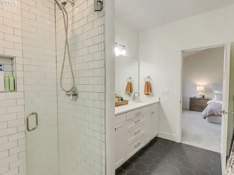 2893 4th Street Hubbard OR 97032