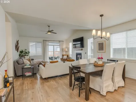 2893 4th Street Hubbard OR 97032